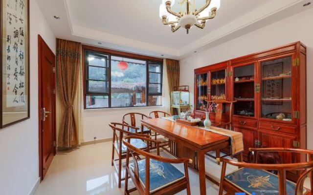 Yaqiu Courtyard Featured Hostel