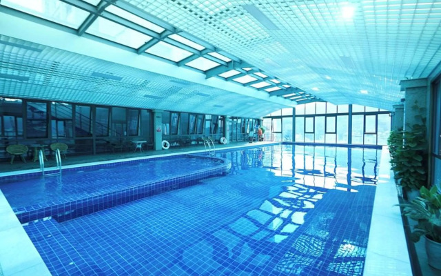 D'Lioro Hotel & Resort