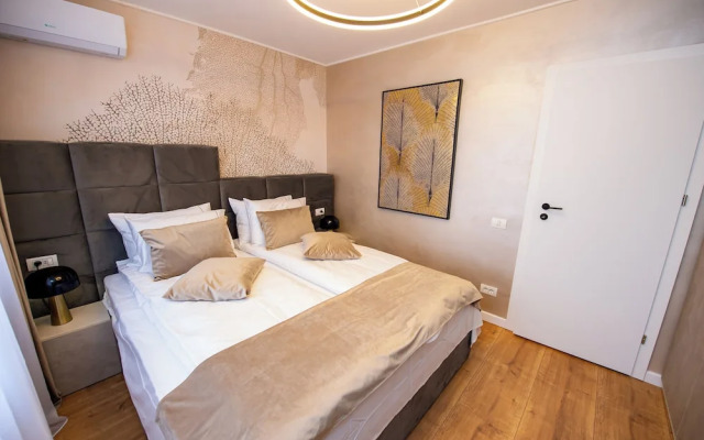 Sakura - One Bedroom Apartment - Next to Victoria Avenue and Cismigiu Park