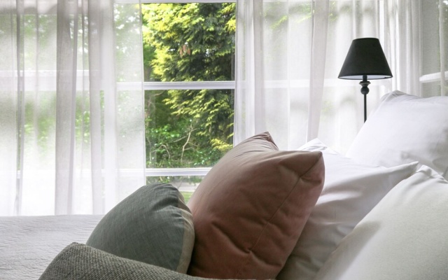 Morton Brae Luxury Cottage Sassafras – Guest Rooms – Melbourne