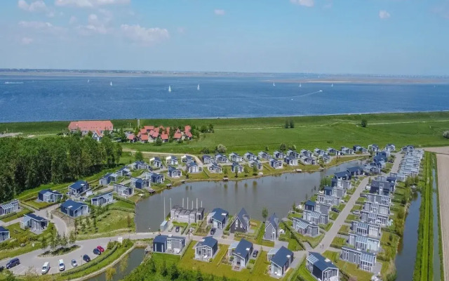 Luxury Chalet With Covered Terrace, in Zeeland