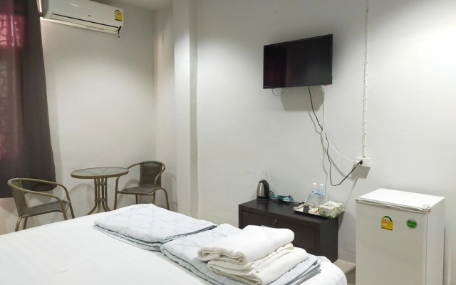 The Rooftop Residence Hostel