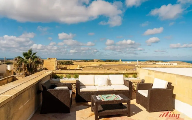 Pet Friendly Penthouse Rooftop Jacuzzi With Views