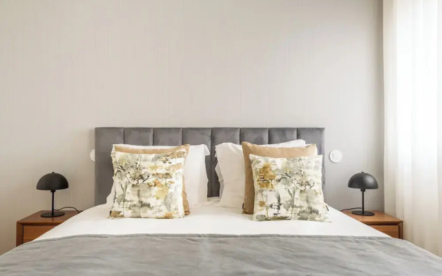 Acm032 Spacious 1BD +balcony