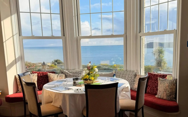 Porth Avallen Hotel