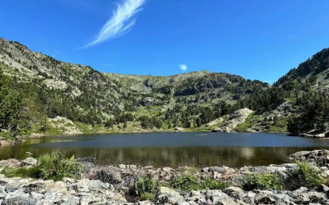 Serene Alpine Stay for 6 Guests