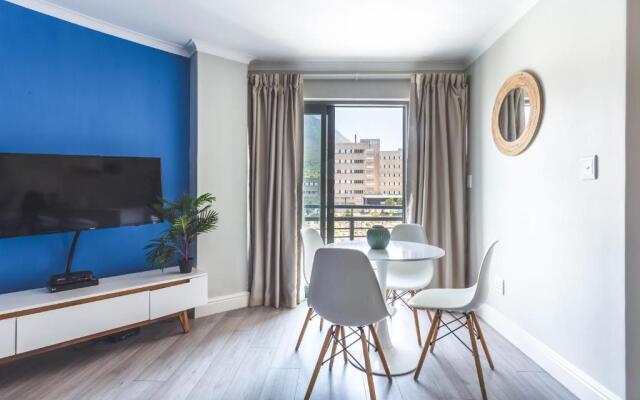 The Paragon KAHLÚA Modern Open Plan Centrally Located