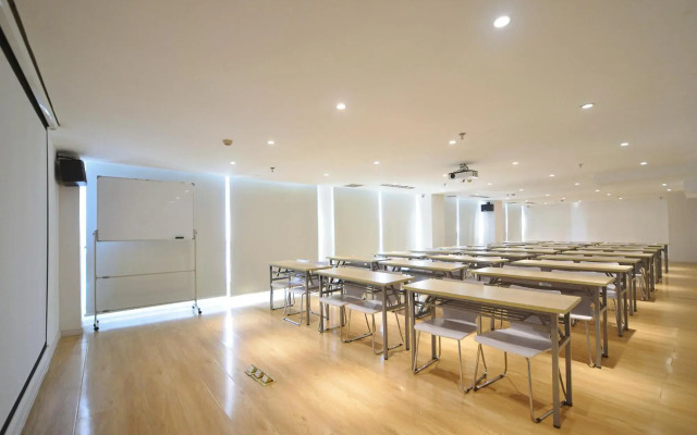 HanTing Hotel (Huaihua Hexi)