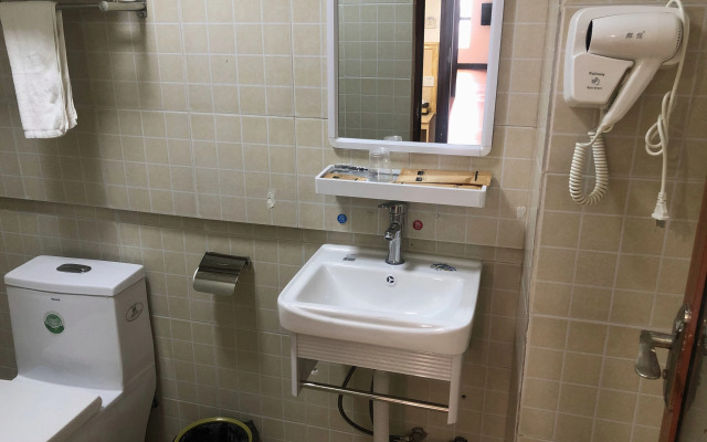 Guangzhou Junyue Business Residence