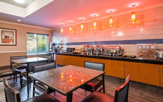 Best Western Airport Inn & Suites