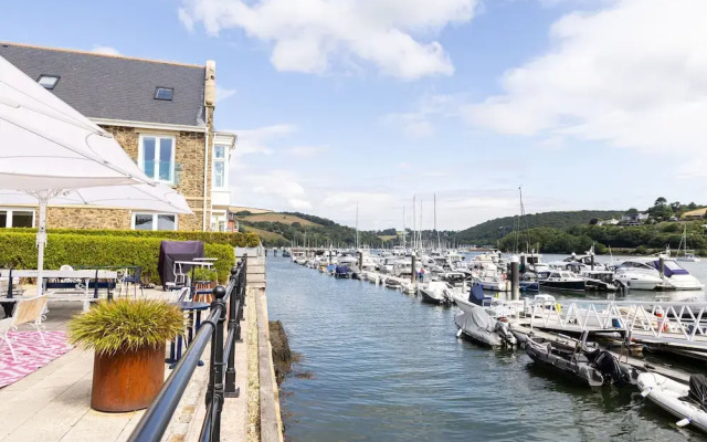 The Masts 37 Dart Marina