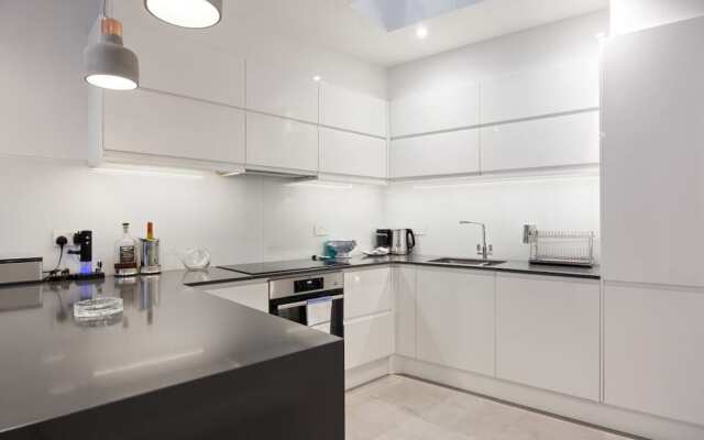 Stunning 3-bed House W/terrace & Garden in Notting Hill