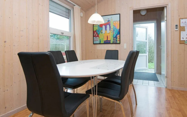 6 Person Holiday Home in Oksbol