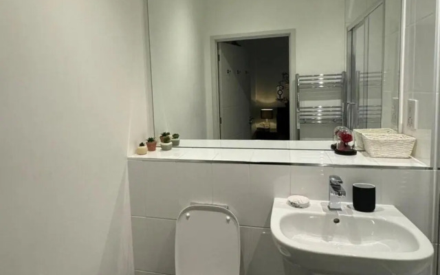1 Bed-sleeps 4-town Centre-10 min to Ascot- Pets