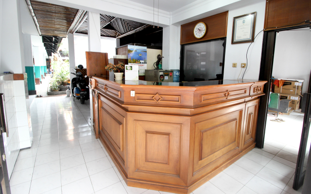 RedDoorz Plus near Alun Alun Selatan