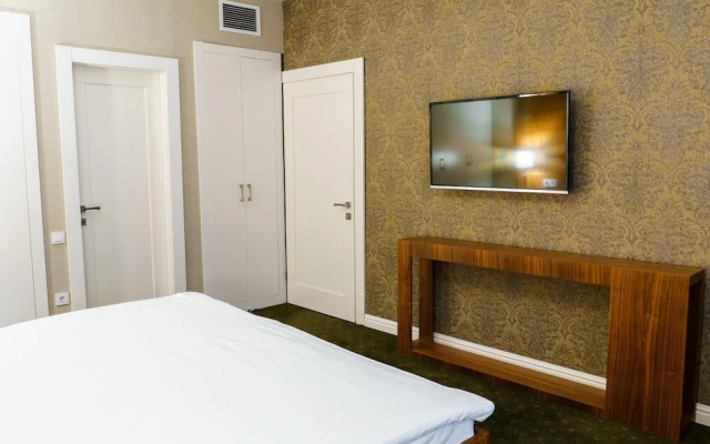 The Square Hotel