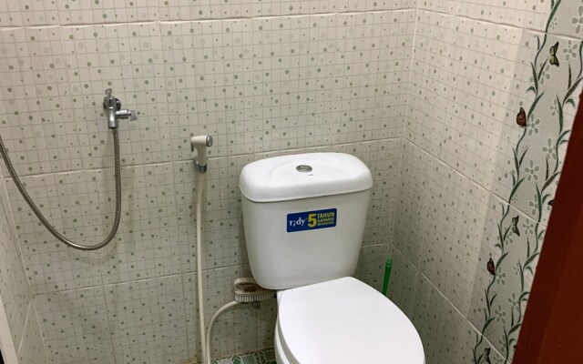 OYO 93143 Mega Raudhah Syariah