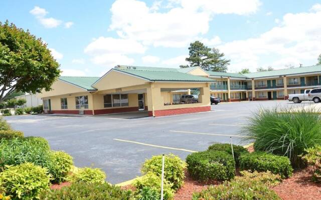 Americas Best Value Inn - Stuttgart