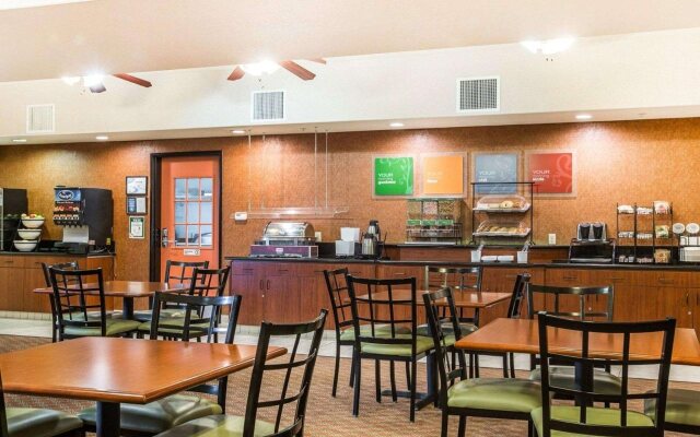 Comfort Inn & Suites Galt - Lodi North