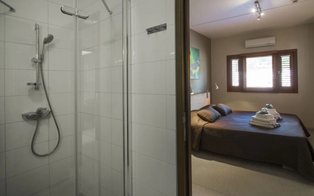 Spanish Water Apartments