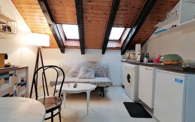 Mercanti Attic Version