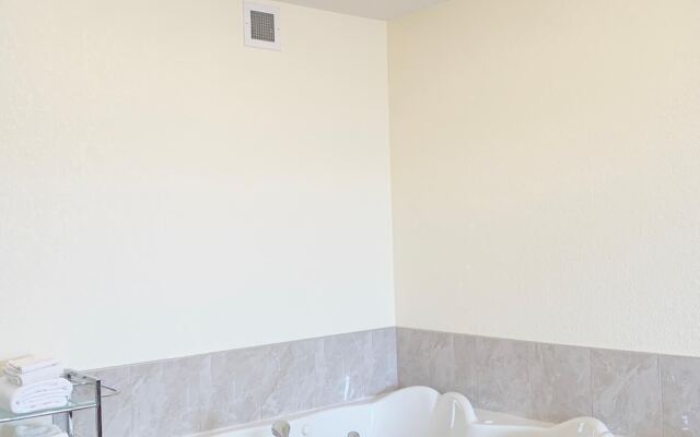 Prairie Moon Inn & Suites Unity