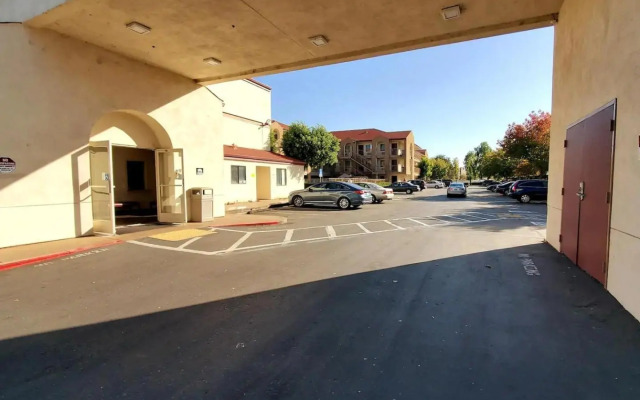 California Inn & Suites Rancho Cordova - Sacramento
