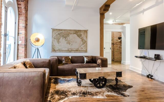 1861 Grand Loft in Old Port by Nuage