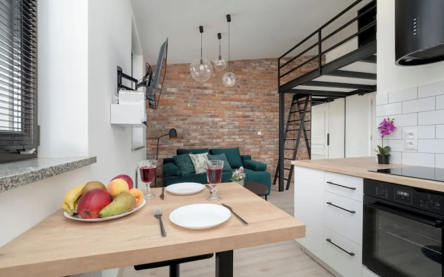 Cozy Studio in Łódź by Renters