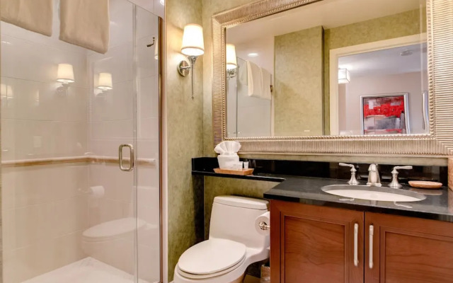 StripViewSuites Two Bedroom at Signature