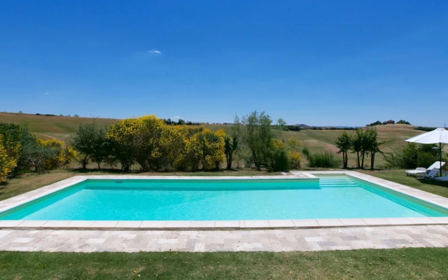 Farmhouse in Tuscany Near Siena & Hot Springs