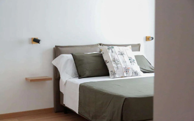 Glass House - Smart Rooms  Parking