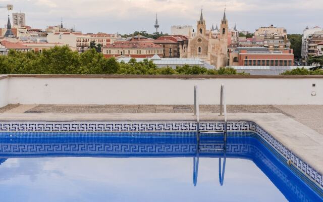 Charming Museo del Prado Luxury