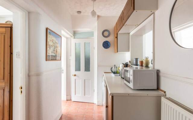Bright and Cosy 1 Bedroom Flat Close To Marina
