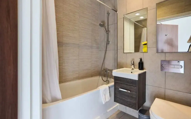 The Harlesden Place - Modern 3bdr Flat With Balcony