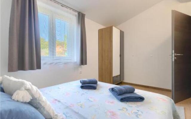 Four bedroom Holiday Home In Loborika