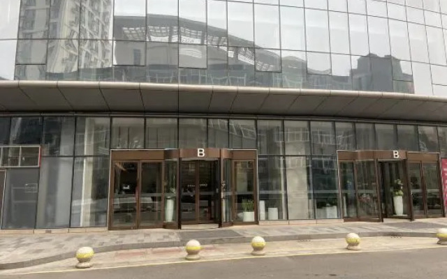 Yunzhu Executive Apartment (Zhengzhou People's Hospital Metro Station)