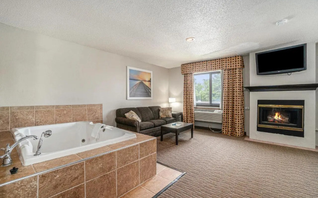Super 8 Traverse City Mi