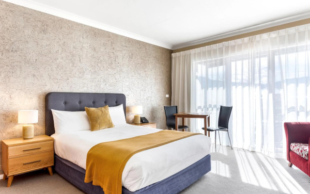 Mandala Signature Berry – Guest Rooms – Berry