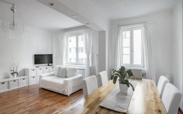 Operastreet City-Center Premium Apartment
