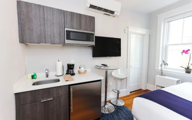 Maverick Suites at 89 Marion