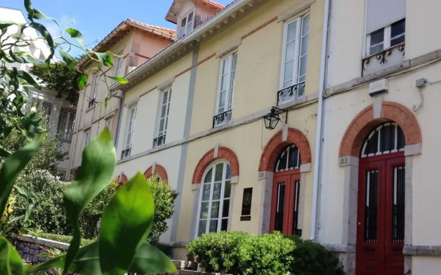 Petunia - Guest House