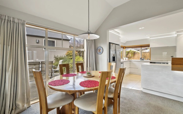 Lakeside Indulgence on Wilmot