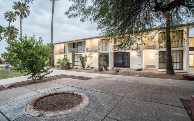 Ocotillo Apartments & Hotel