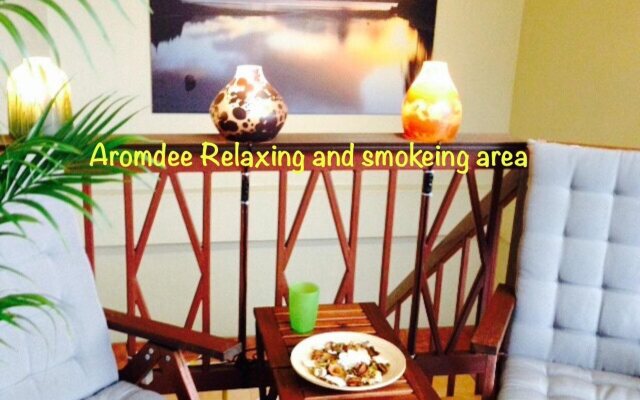 Aromdee Apartment