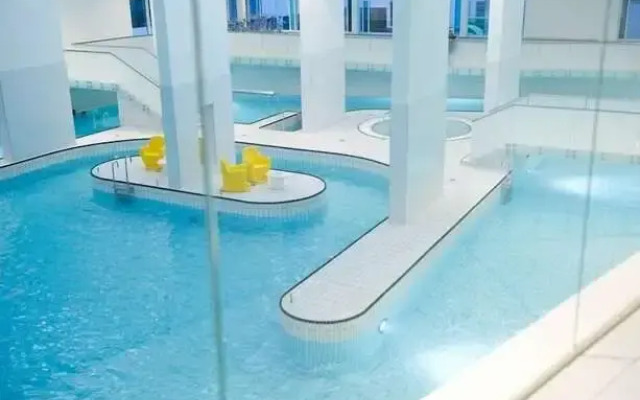Macdonald Bobsleigh Hotel