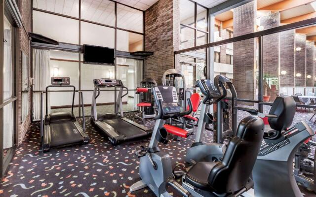 Clarion Hotel & Conference Center Lansing West