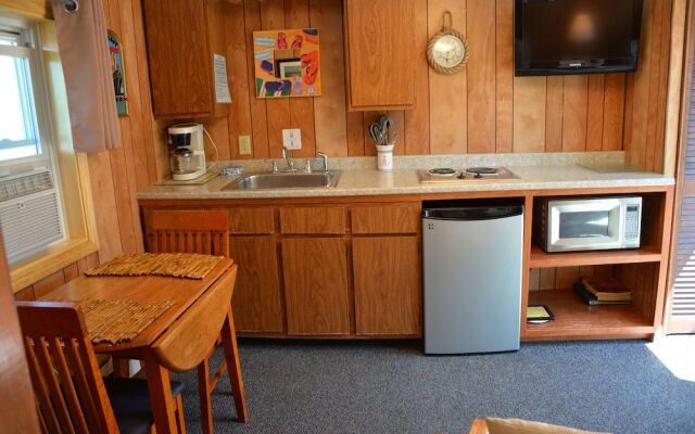 Echo Motel & Oceanfront Cottages