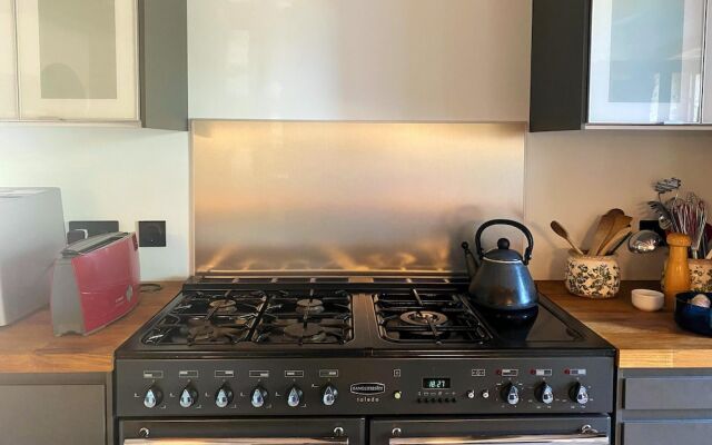 House With 6 Bedrooms in Montignac-charente, With Private Pool, Enclos