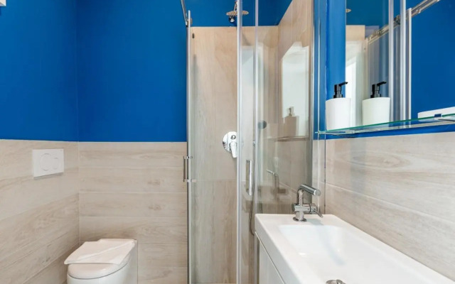 Bright Apt 600mt From Viale Zara!